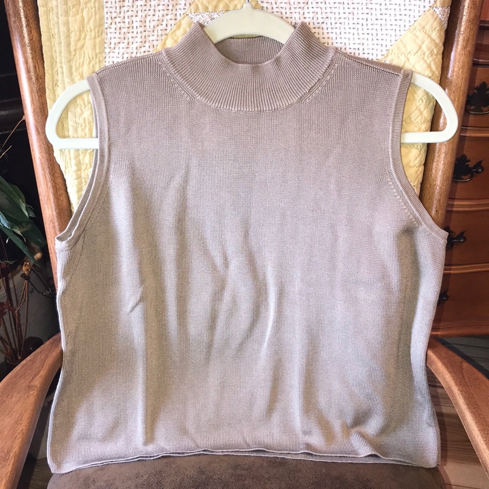 Preston & York top